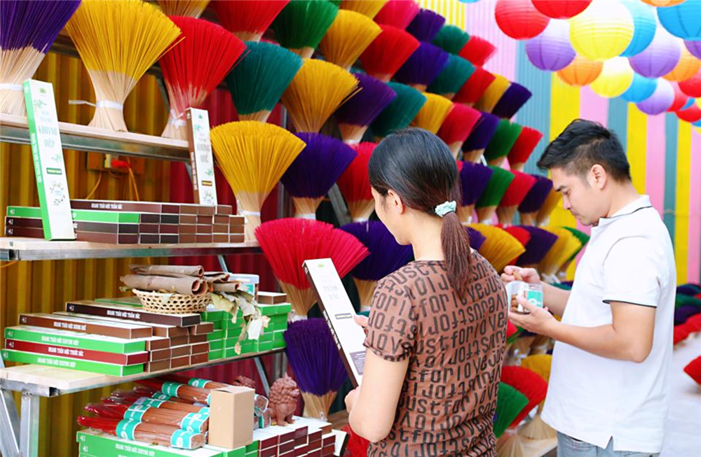 Sắc xuân trên quê hương Làng nghề tăm hương Quảng Phú Cầu