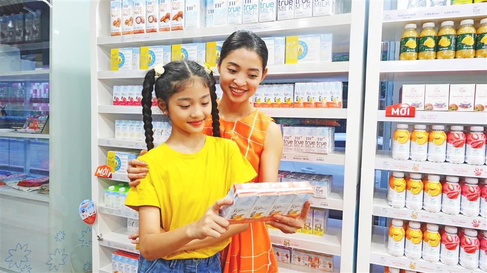 TH ra mắt Nước uống sữa trái cây công thức TOPKID hỗ trợ phát triển não bộ và chiều cao