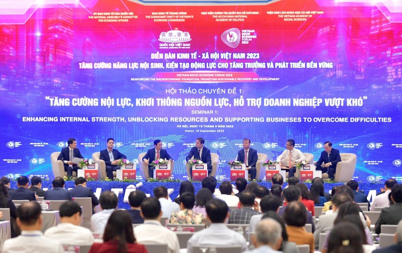 Hỗ trợ doanh nghiệp xuất khẩu: Bộ C&ocirc;ng Thương triển khai đồng bộ nhiều giải ph&aacute;p