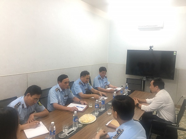 Nghệ An: Cục QLTT tỉnh Nghệ An làm việc với các đầu mối cung cấp xăng dầu trên địa bàn tỉnh