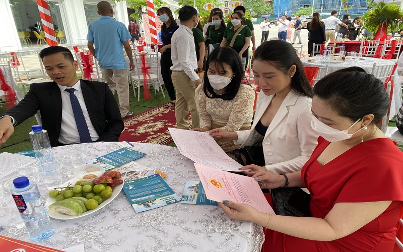 SHOPHOUSE Kim T&acirc;n GOLDEN PLACE L&agrave;o Cai - Kh&aacute;nh th&agrave;nh v&agrave; trao sổ