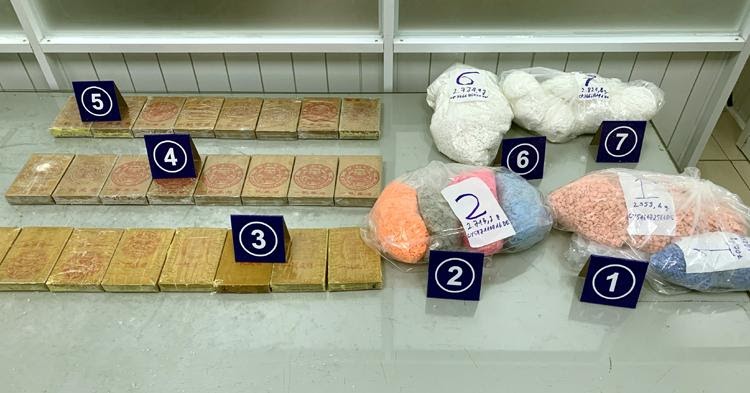 TP. Hồ Chí Minh: Gần 25kg ma túy và 18kg cần sa bị thu giữ qua đường chuyển phát nhanh