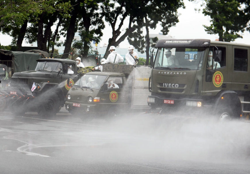 TP. HCM bắt đầu đợt cao điểm phun tiêu độc khử khuẩn 