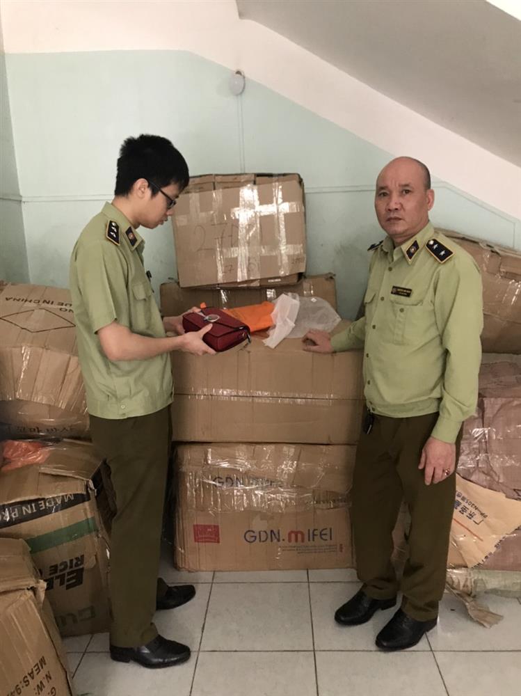 Lào Cai tạm giữ 1.440 sản phẩm nhập lậu, trị giá ước tính gần 90 triệu đồng