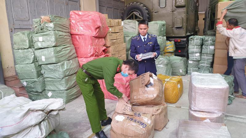 Lạng Sơn: Phát hiện xử phạt 220 triệu đồng, tịch thu gần 150 triệu đồng hàng hóa nhập lậu của 02 doanh nghiệp nhập khẩu