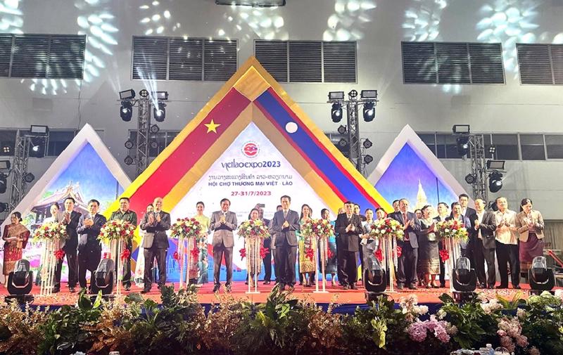 Thúc đẩy giá trị thương mại song phương Việt Nam và Lào lên mức 2 tỷ USD